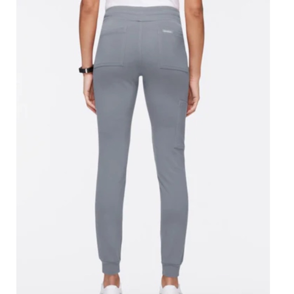 Jaanuu 10-Pocket Scrub Jogger - Burgundy - Picture 2 of 3